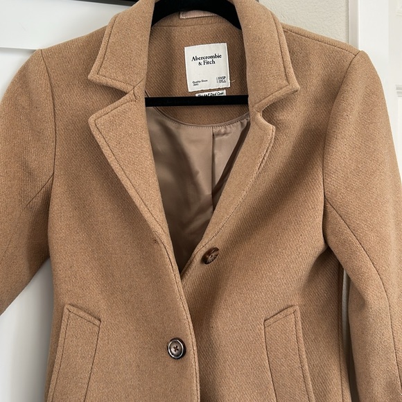 Abercrombie & Fitch Dad Coat - Picture 2 of 5